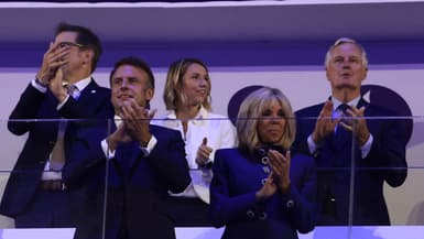 Au premier plan, Emmanuel Macron et Brigitte Macron. Au second plan, Ã  droite, Michel Barnier et AmÃ©lie OudÃ©a-Castera, le dimanche 8 septembre 2024 au Stade de France