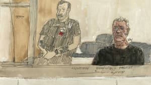 Croquis d'audience montrant Dominique Pelicot dans son box du tribunal d'Avignon, le 2 septembre 2024