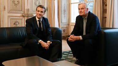 Emmanuel Macron avec Michel Barnier, alors nÃ©gociateur en chef de la Commission europÃ©enne le 31 janvier 2020. 