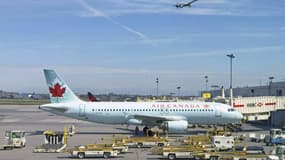 Un avion d'Air Canada Ã  l'aÃ©roport international Pierre-Elliott-Trudeau de MontrÃ©al, Canada, le 1er mai 2018