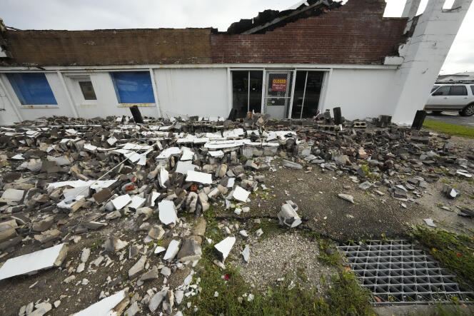 Un bâtiment endommagé par l’ouragan Francine à Morgan City, en Louisiane, le 12 septembre 2024.