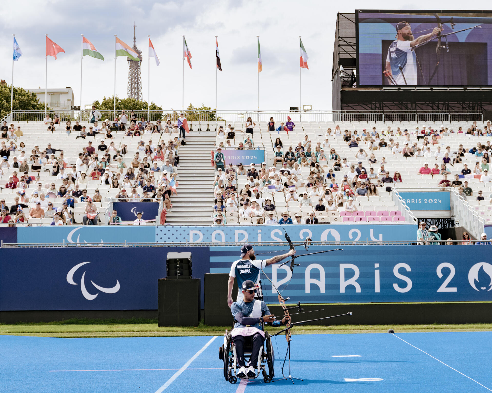 Guillaume Toucoullet, athlète français, lors de l’épreuve du tir à l’arc aux Invalides, à Paris, 4 septembre 2024.