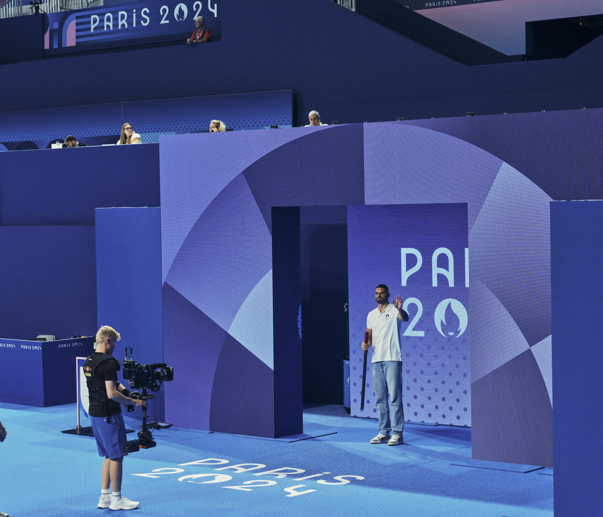 Florent Manaudou entrant à l’Arena La Défense, le 6 septembre 2024.